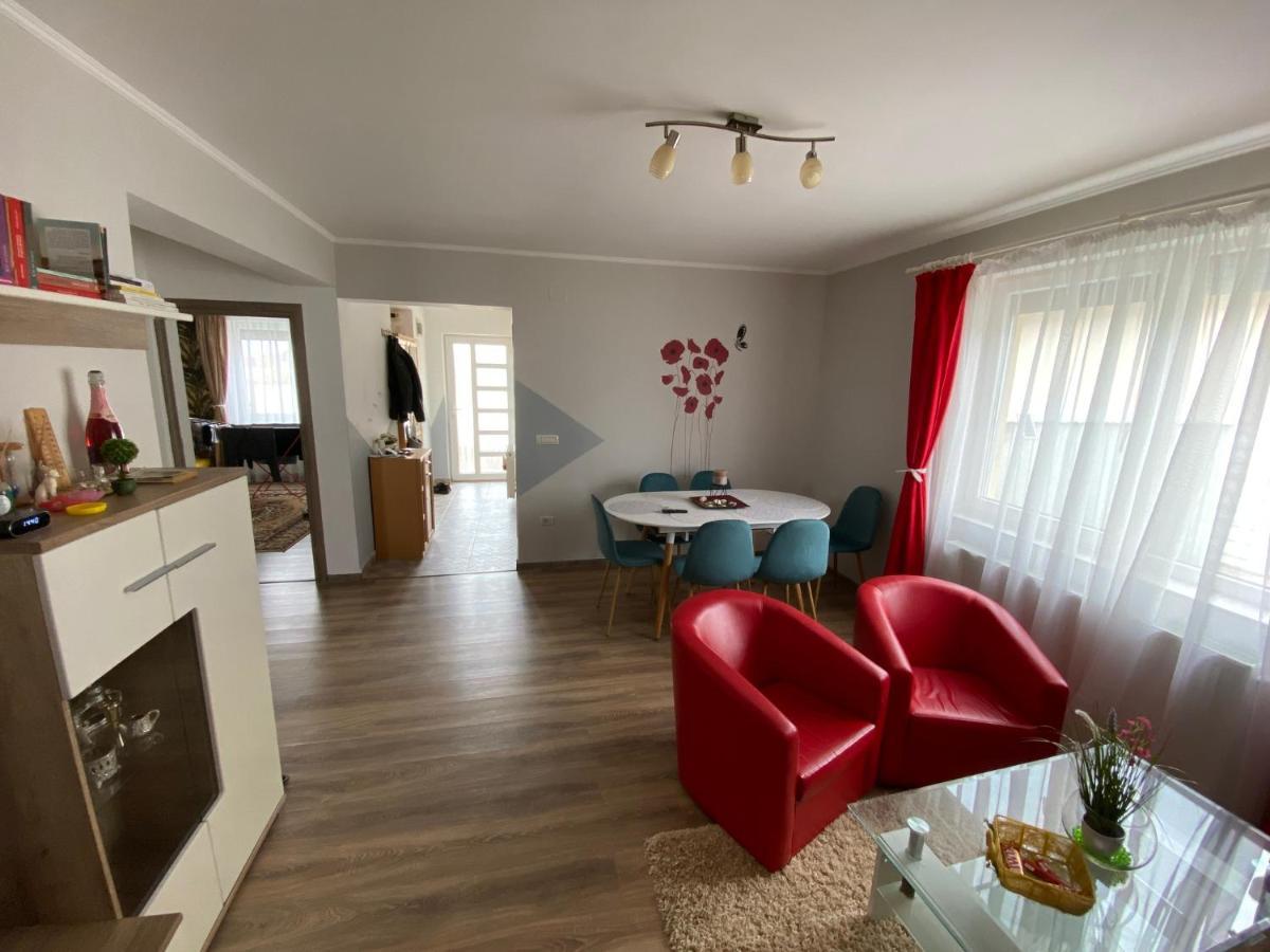 “Home Sweet Home” Sîntandrei Exteriér fotografie