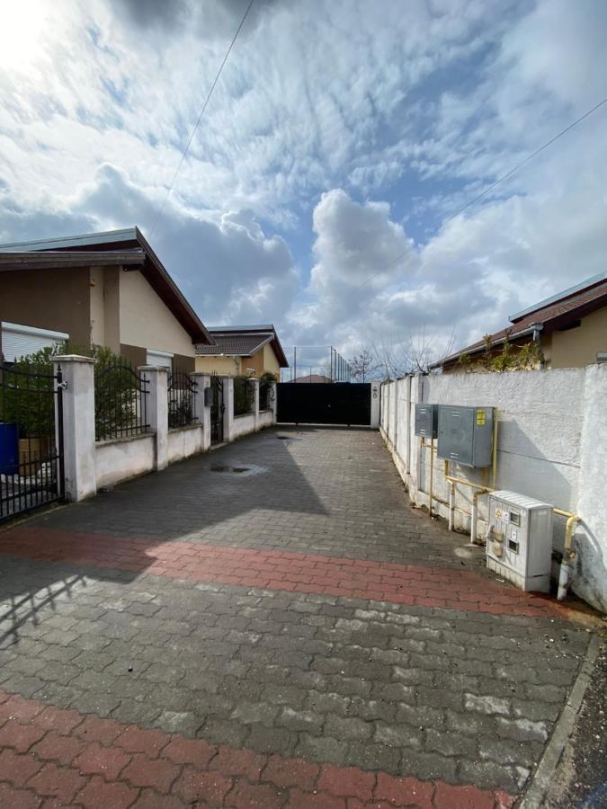“Home Sweet Home” Sîntandrei Exteriér fotografie
