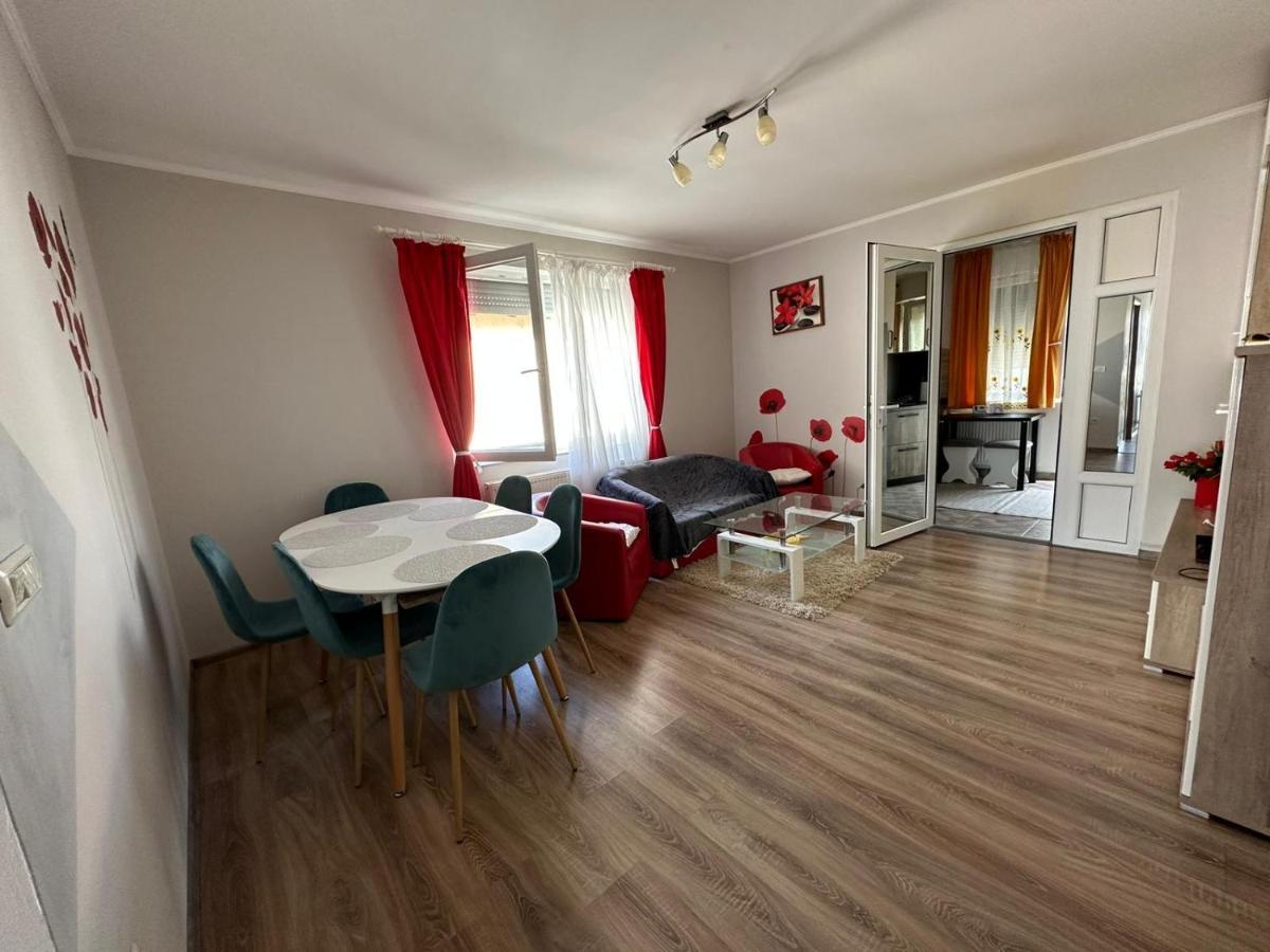 “Home Sweet Home” Sîntandrei Exteriér fotografie